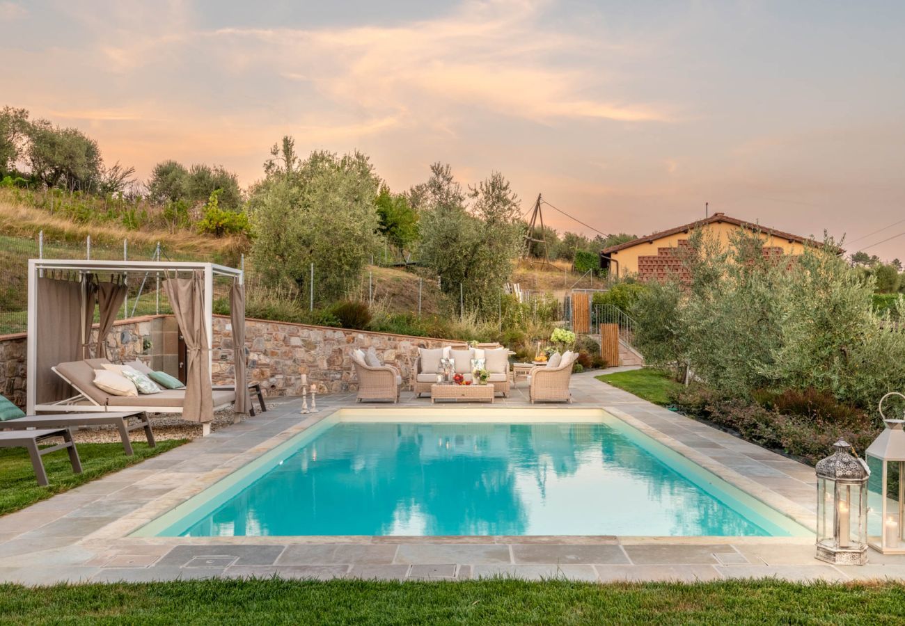 Villa a Lucca - Valle del Sole Winery Farmhouse with Private Pool