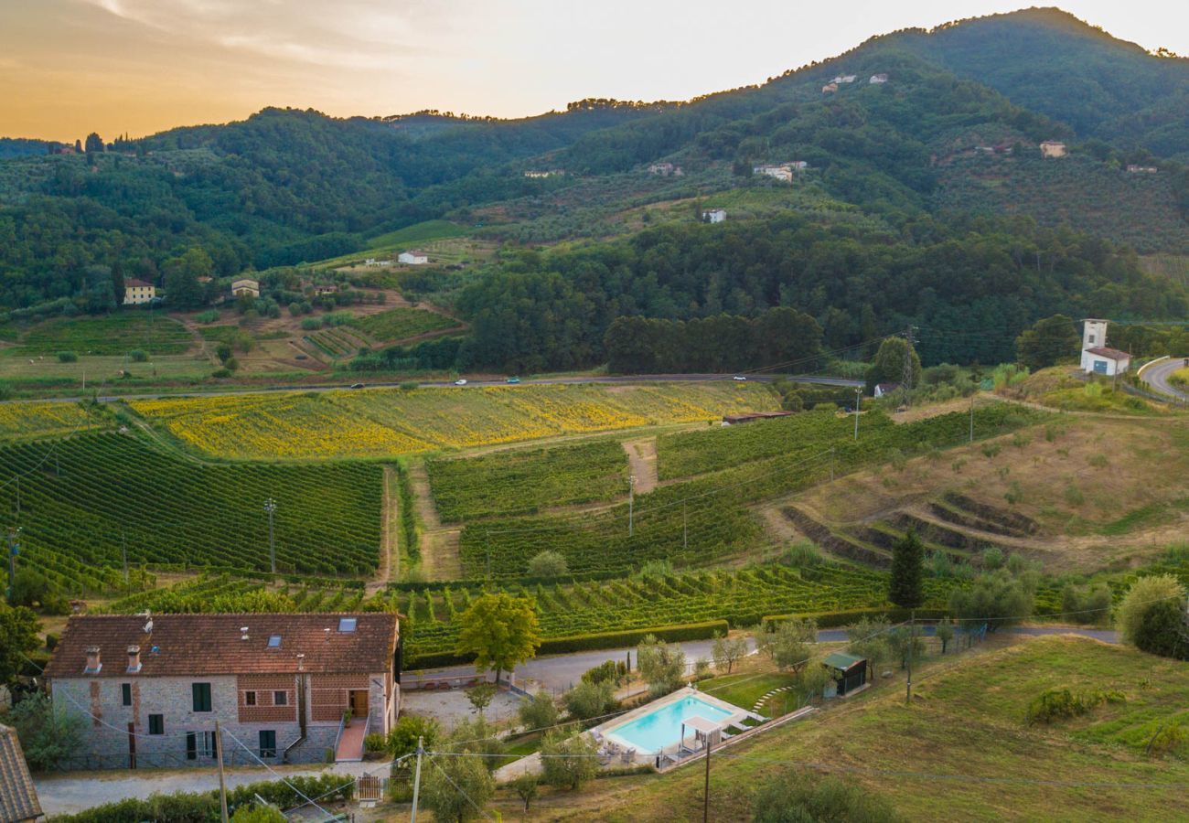 Villa a Lucca - Valle del Sole Winery Farmhouse with Private Pool