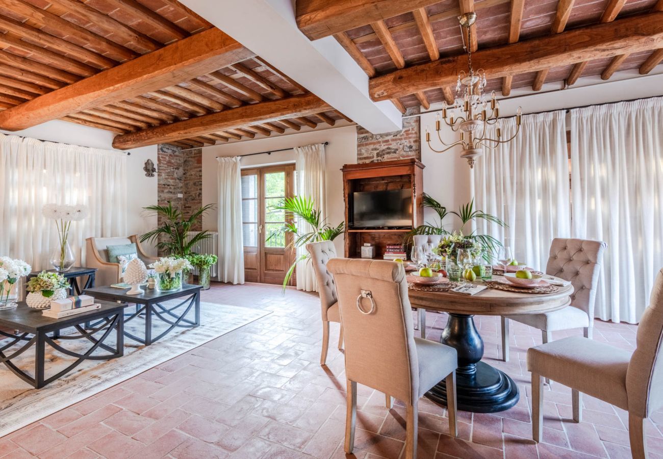 Villa a Lucca - Valle del Sole Winery Farmhouse with Private Pool