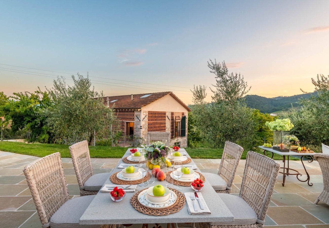 Villa a Lucca - Valle del Sole Winery Farmhouse with Private Pool