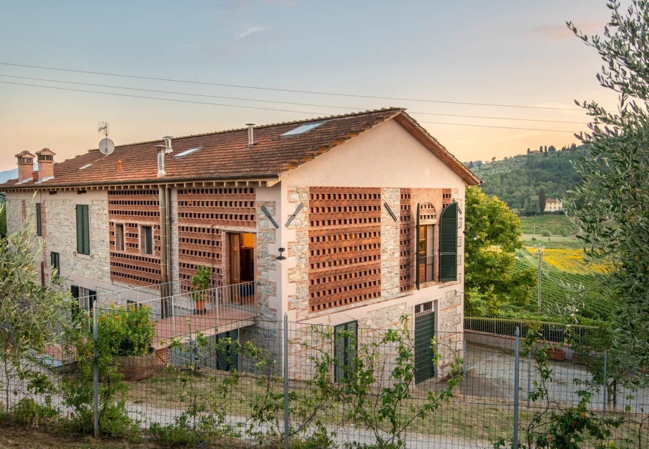 Villa a Lucca - Valle del Sole Winery Farmhouse with Private Pool