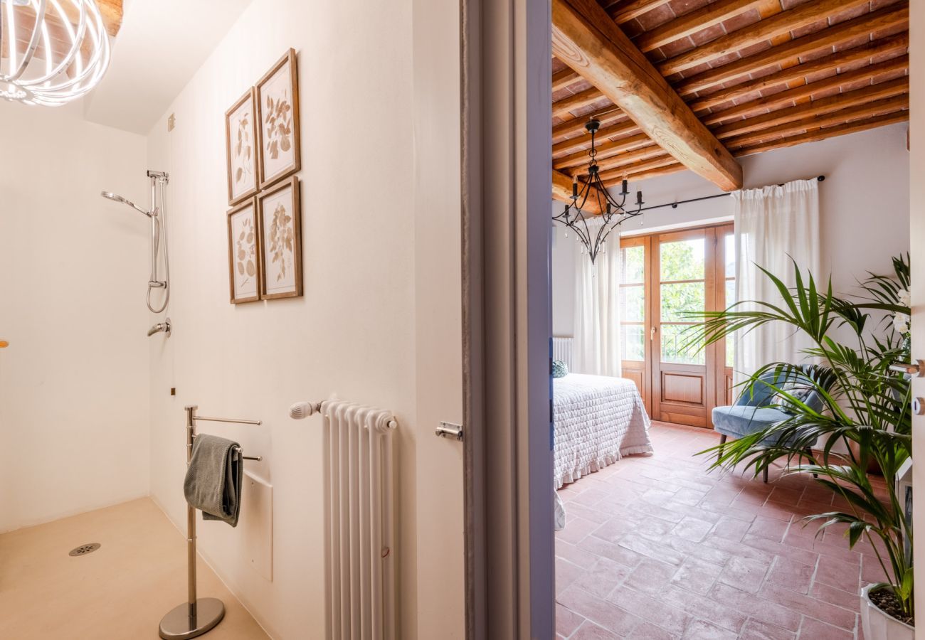 Villa a Lucca - Valle del Sole Winery Farmhouse with Private Pool