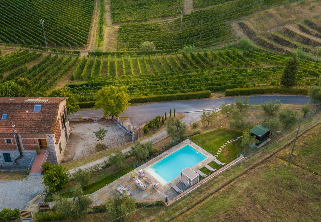 Villa a Lucca - Valle del Sole Winery Farmhouse with Private Pool