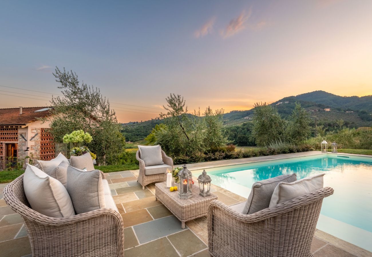 Villa a Lucca - Valle del Sole Winery Farmhouse with Private Pool