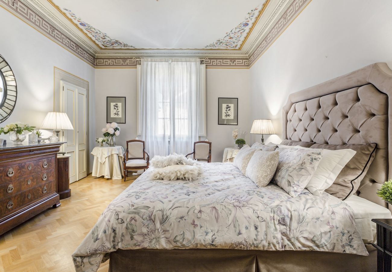 Ferienwohnung in Lucca - Homey Spacious 4 Bedrooms Flat in Lucca