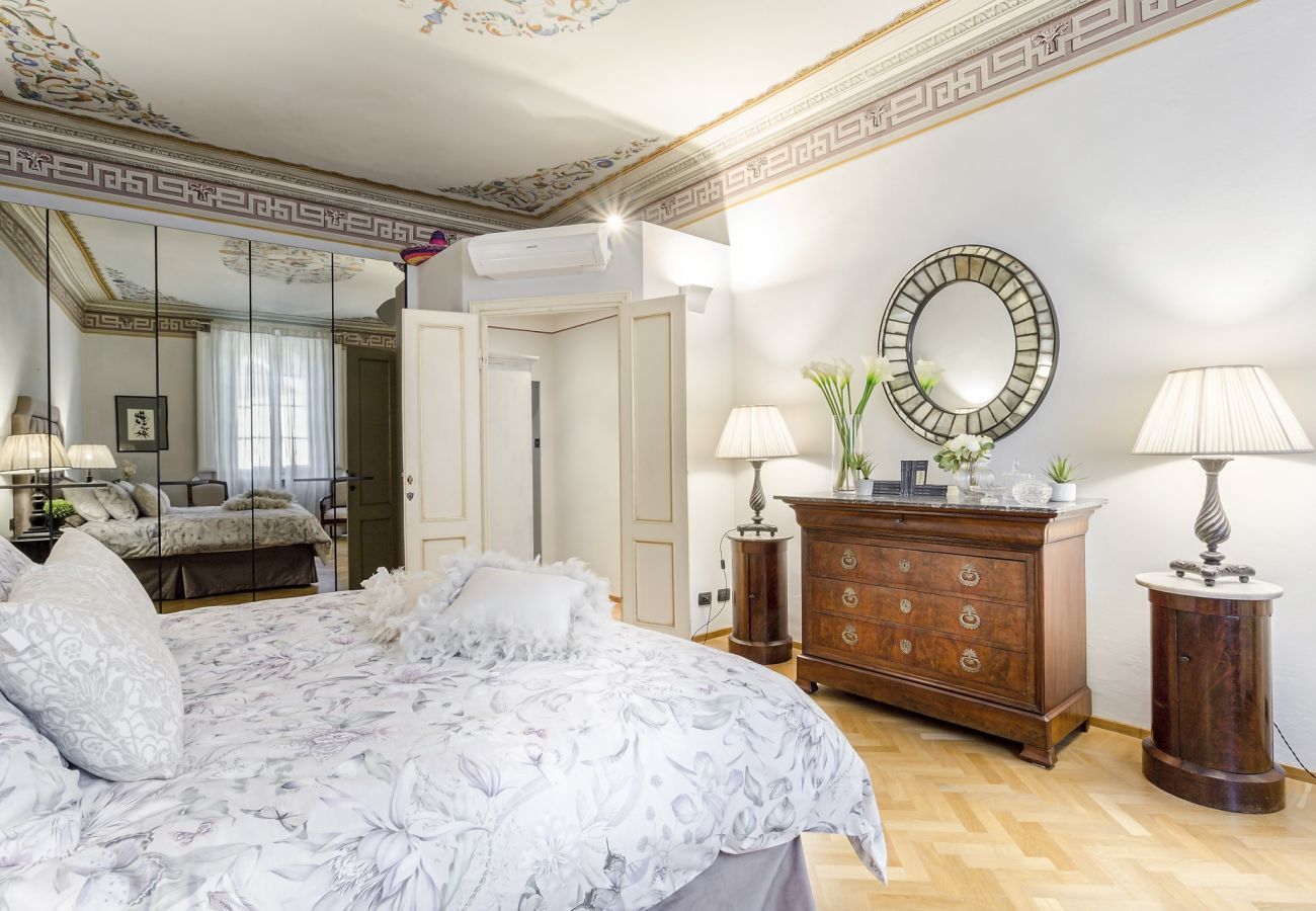 Ferienwohnung in Lucca - Homey Spacious 4 Bedrooms Flat in Lucca