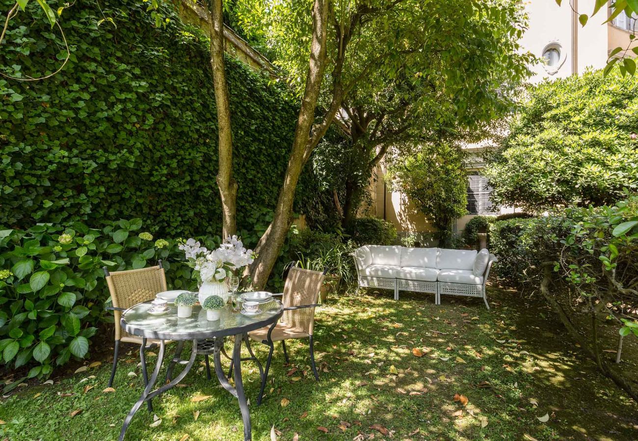 Ferienwohnung in Lucca - CASA BEATRICE, ein Apartment mit eigenem Garten in den Mauern von Lucca