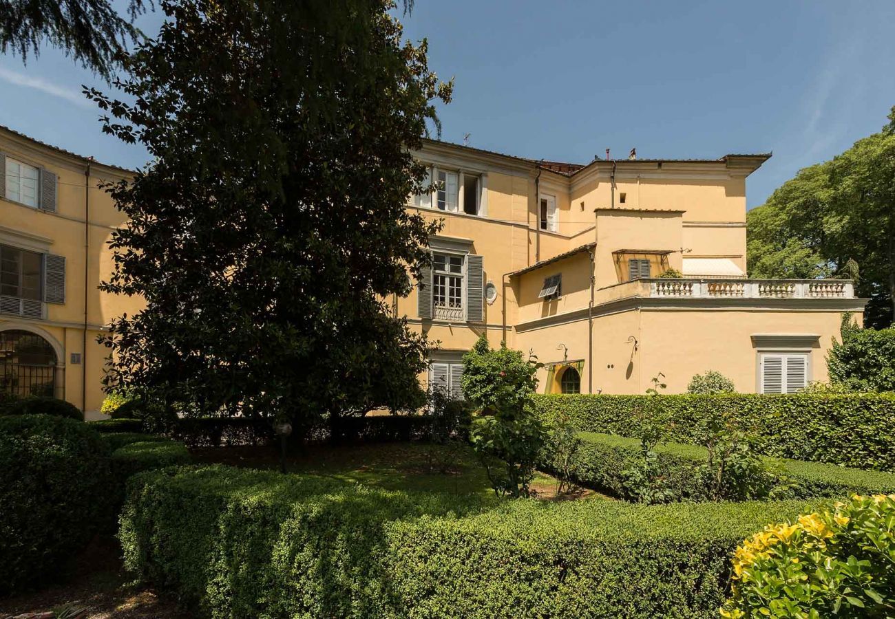 Ferienwohnung in Lucca - CASA BEATRICE, ein Apartment mit eigenem Garten in den Mauern von Lucca