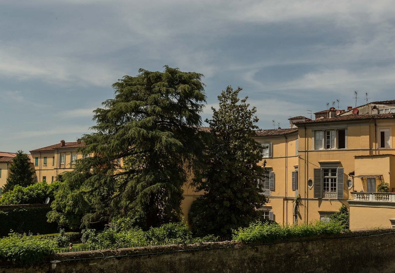 Ferienwohnung in Lucca - CASA BEATRICE, ein Apartment mit eigenem Garten in den Mauern von Lucca