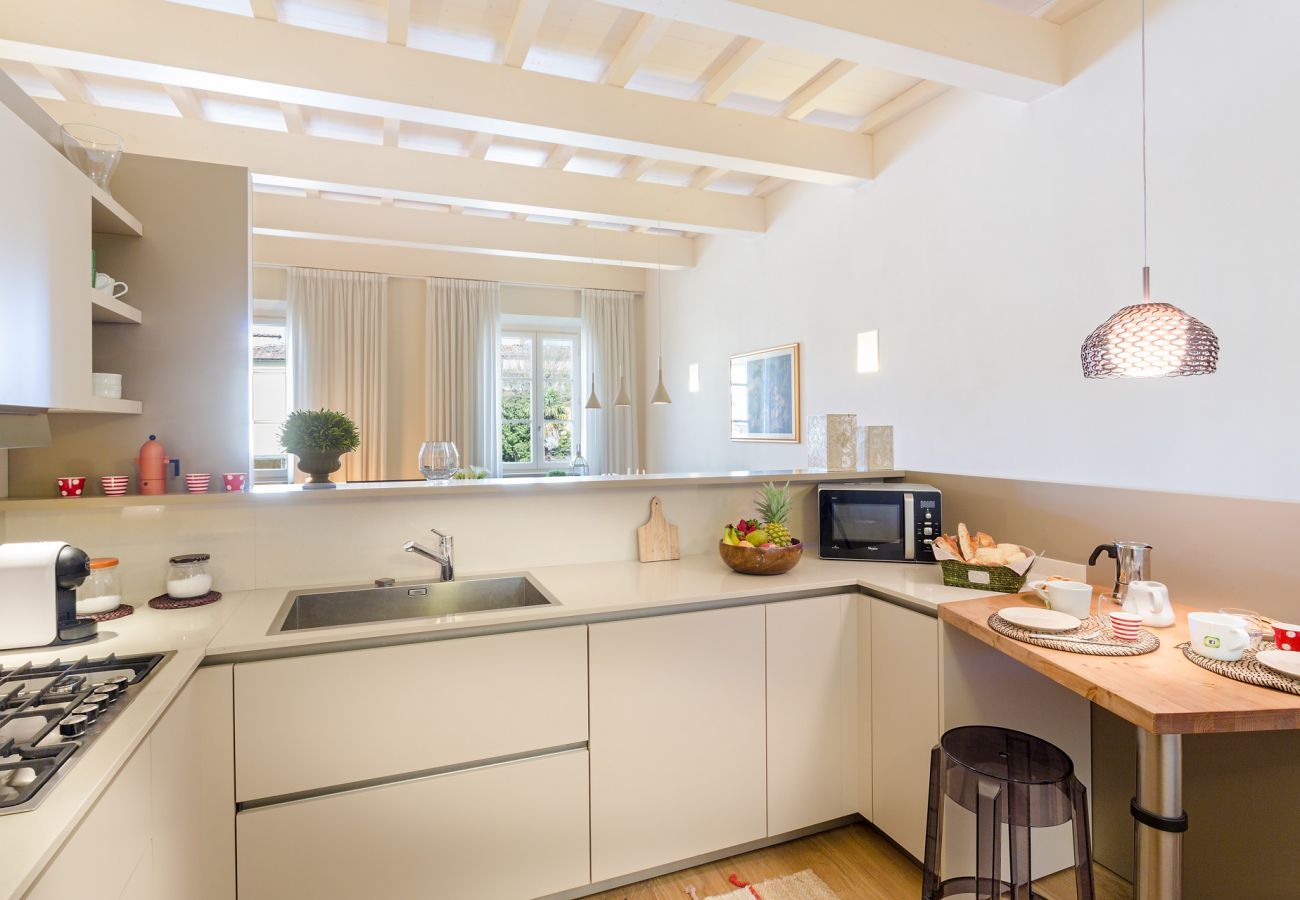 Ferienwohnung in Lucca - 2 Bedrooms Apartment with Terrace and Elevator