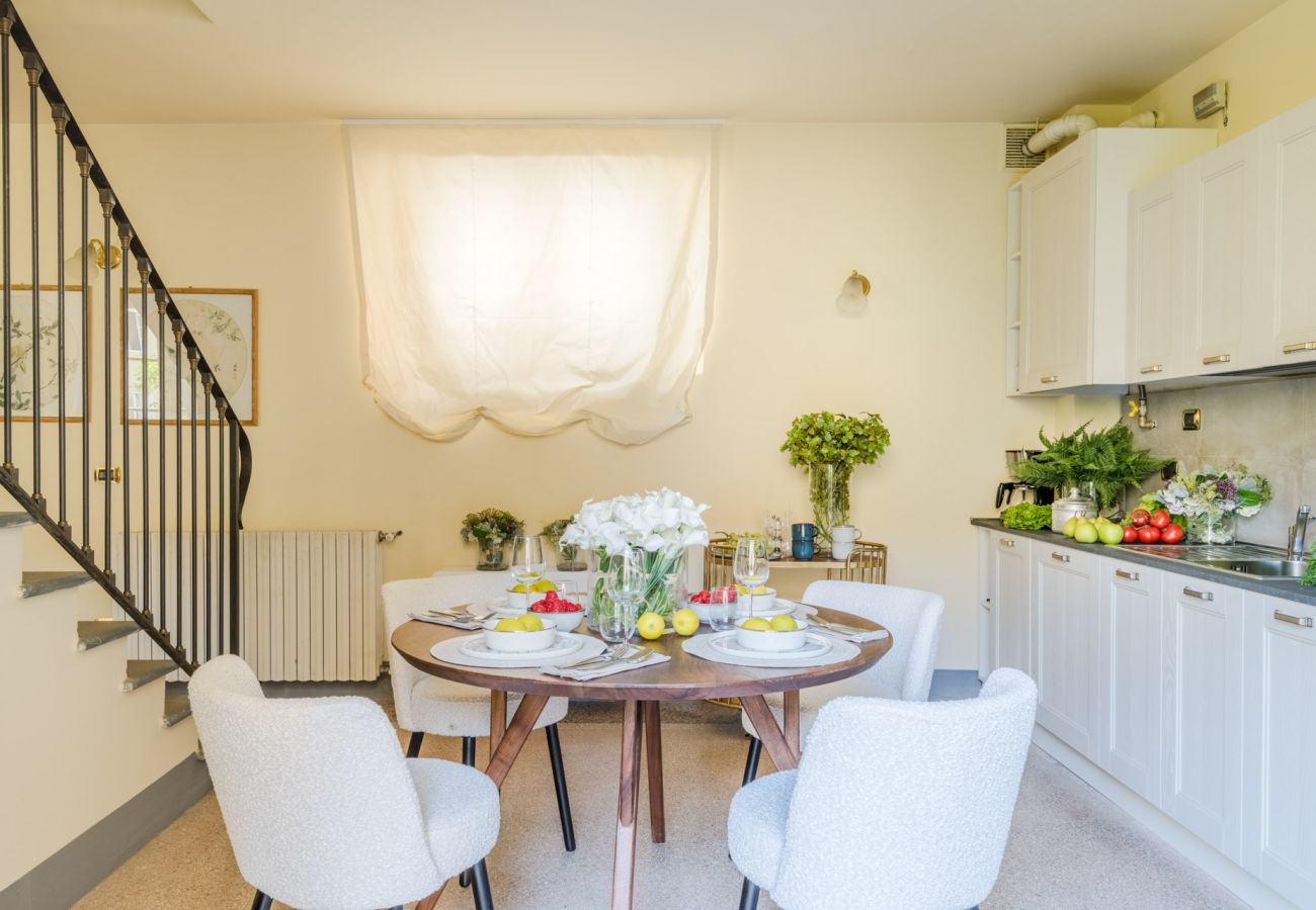 Ferienwohnung in Lucca - Comfortable Convenient Apartment with Garden Views