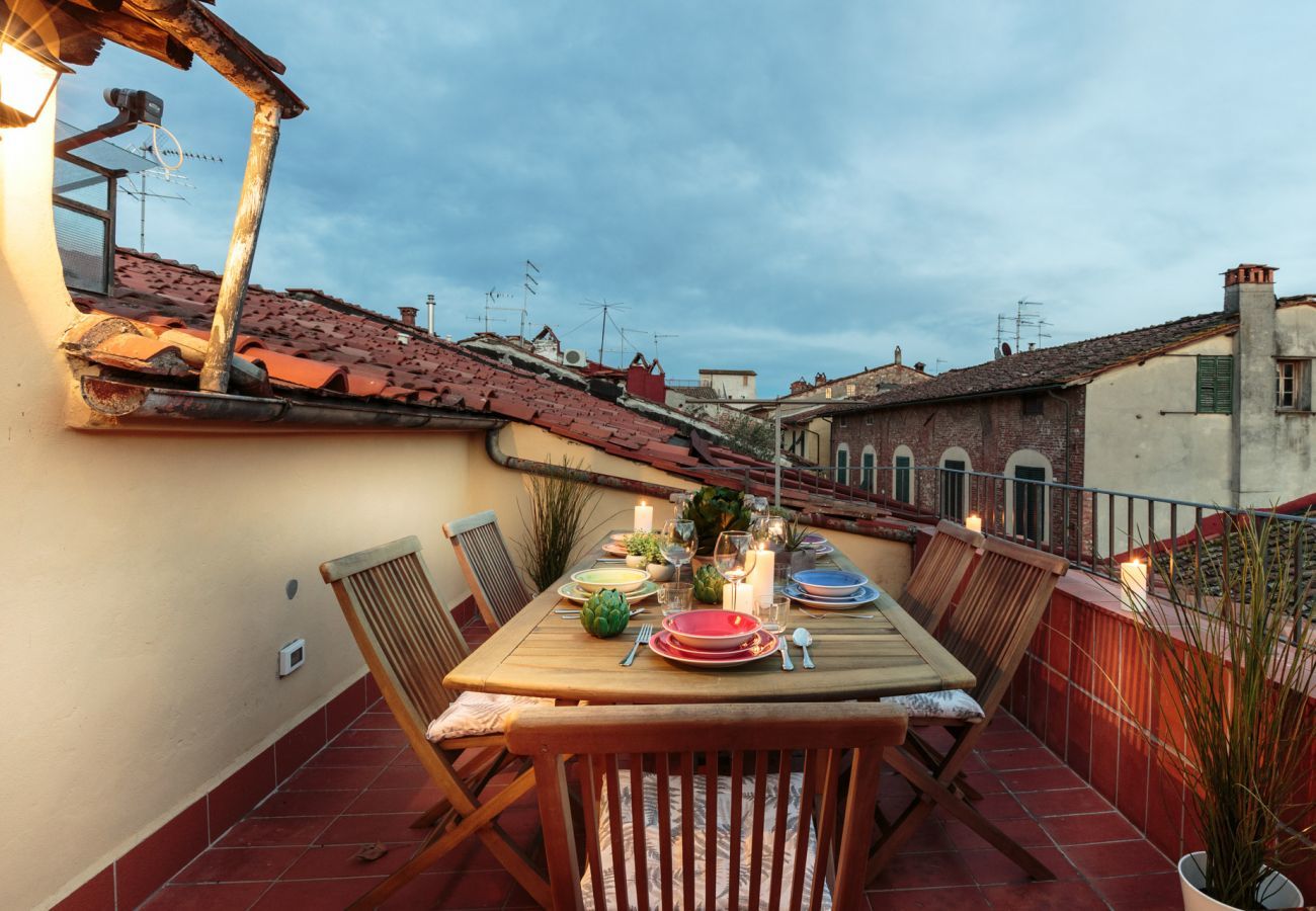 Ferienwohnung in Lucca -  PANORAMIC TERRACE PENTHOUSE in den Mauern von Lucca