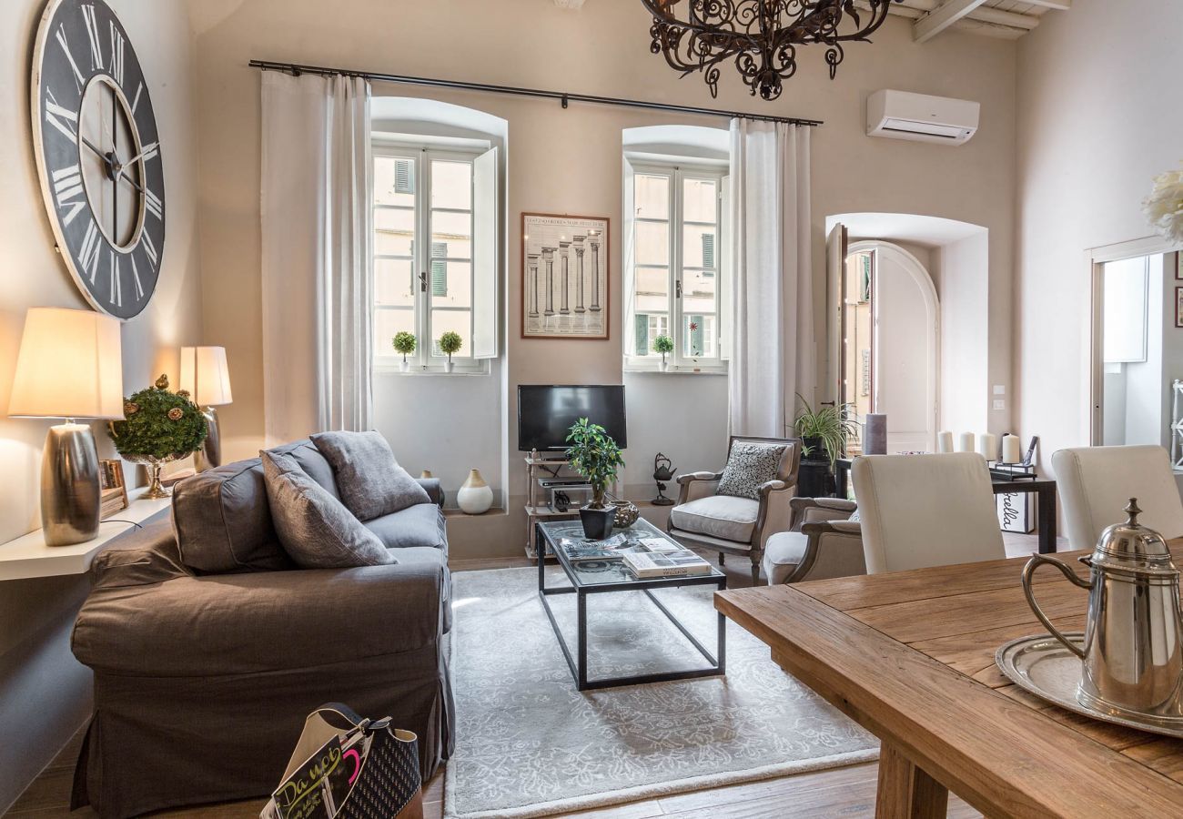 Ferienwohnung in Lucca - Modern comfort in Lucca's Picturesque Canal District