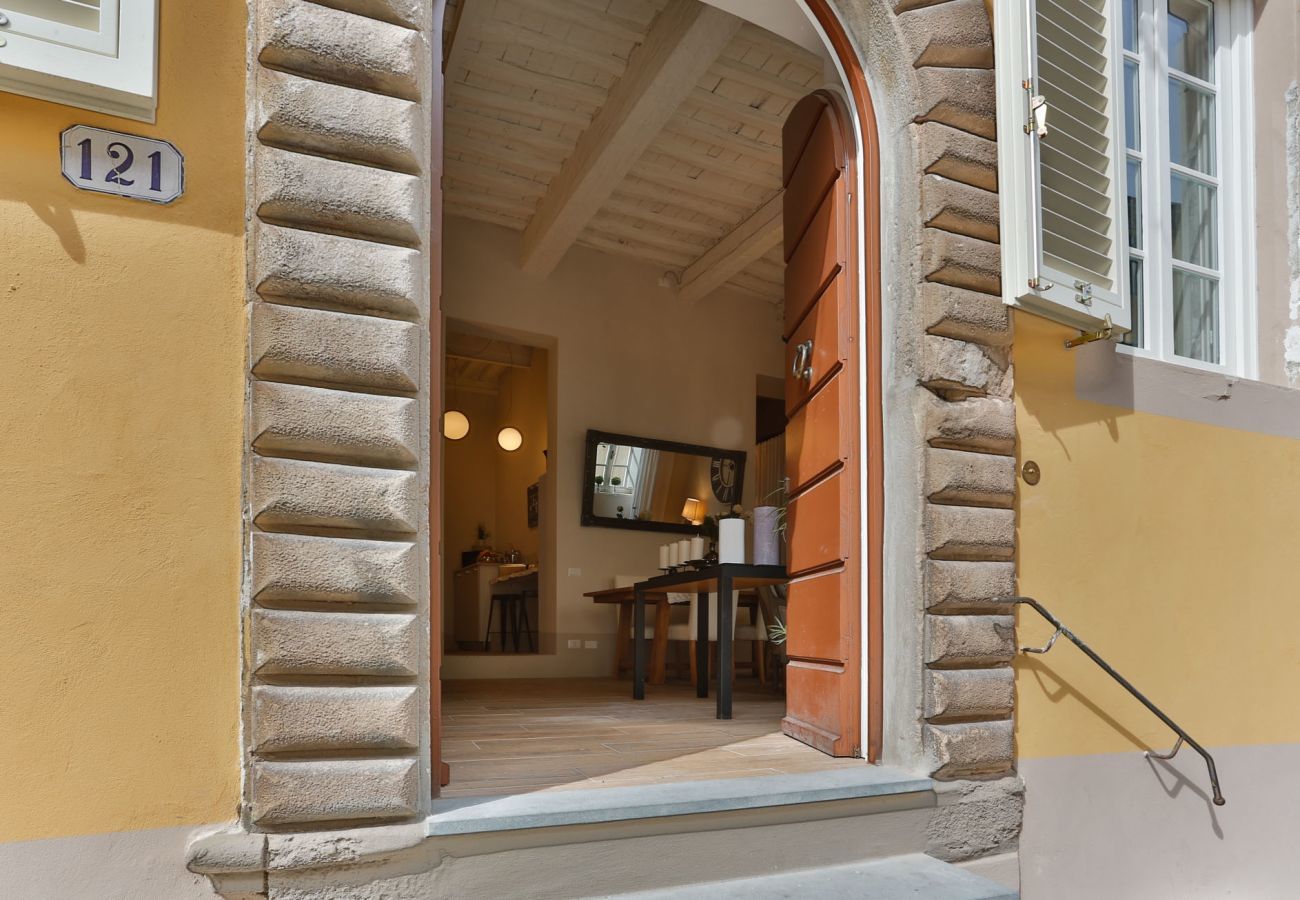 Ferienwohnung in Lucca - Modern comfort in Lucca's Picturesque Canal District