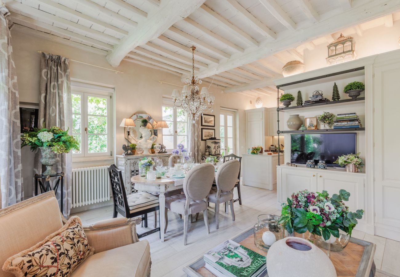 Ferienwohnung in Lucca - LA CASINA Luxury Home inside the Walls of Lucca with Garden, A/c, Wifi