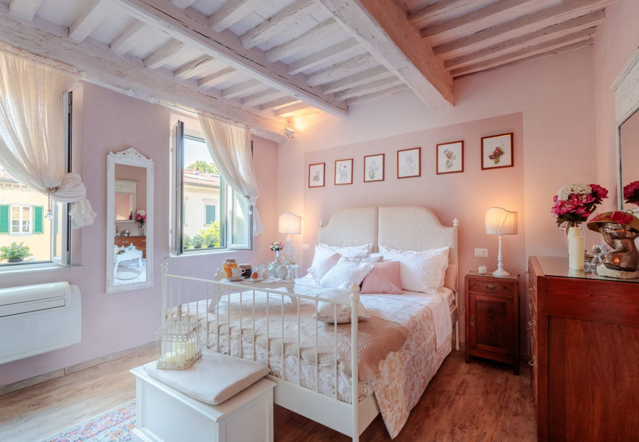 Ferienwohnung in Lucca - Convenient Home close to Train Station and Parking