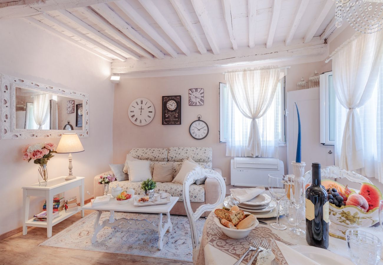 Ferienwohnung in Lucca - Convenient Home close to Train Station and Parking