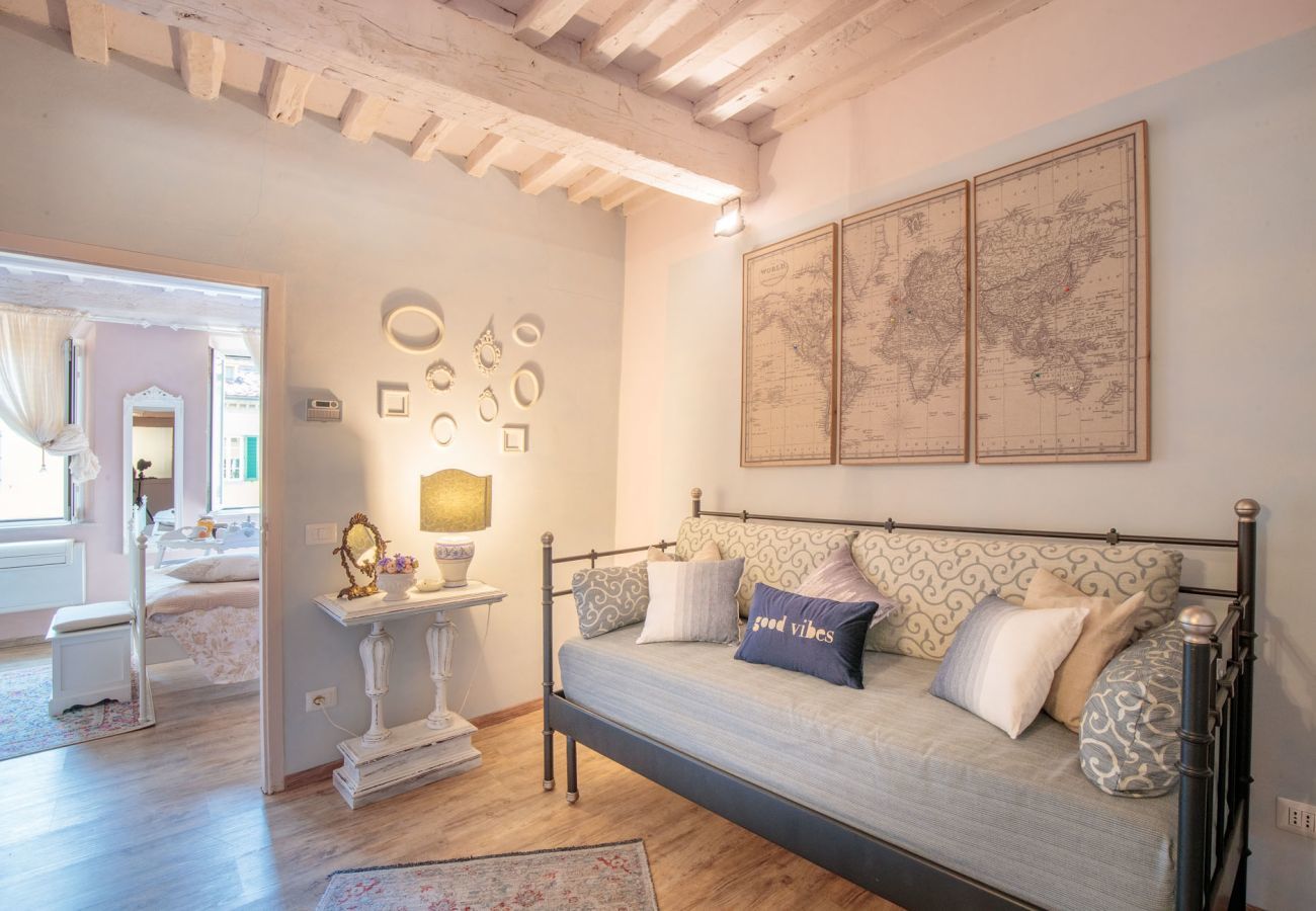 Ferienwohnung in Lucca - Convenient Home close to Train Station and Parking