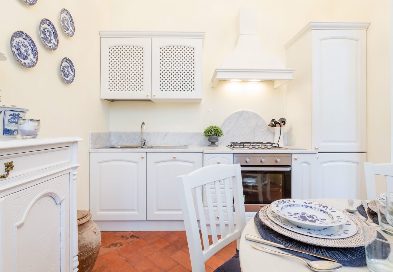 Ferienwohnung in Lucca - CASA VERA exquisite 2 bedrooms 2 baths apartment with garden, A/C 