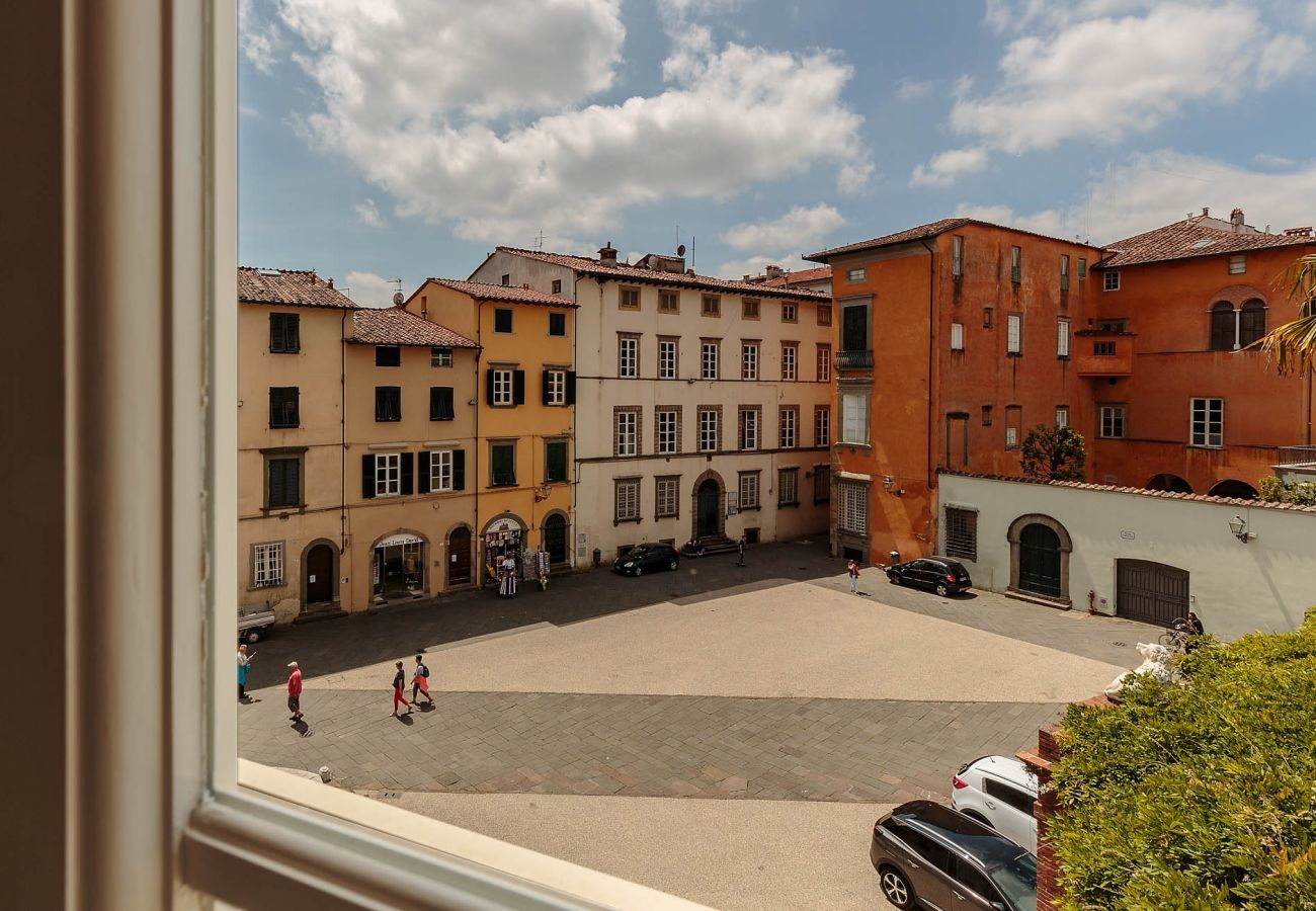 Ferienwohnung in Lucca - PUCCINI PENTHOUSE with Terrace inside Lucca