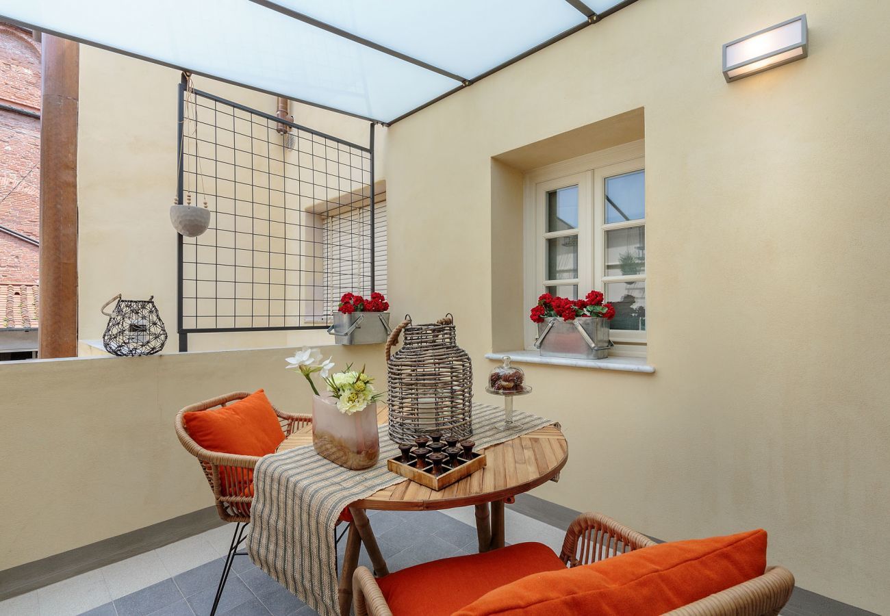 Ferienwohnung in Lucca - PUCCINI PENTHOUSE with Terrace inside Lucca