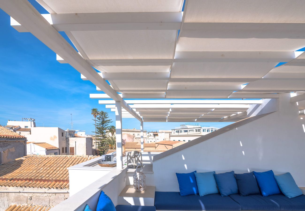 Ferienwohnung in Siracusa - Regine Luxury apartment stunning view