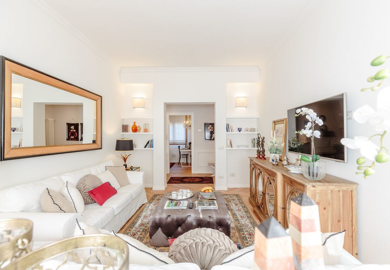 Ferienwohnung in Lucca - 2 bedrooms, Terrace and Private Parking in Lucca