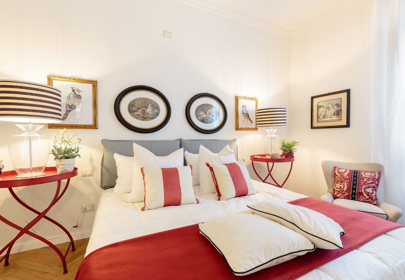 Ferienwohnung in Lucca - 2 bedrooms, Terrace and Private Parking in Lucca