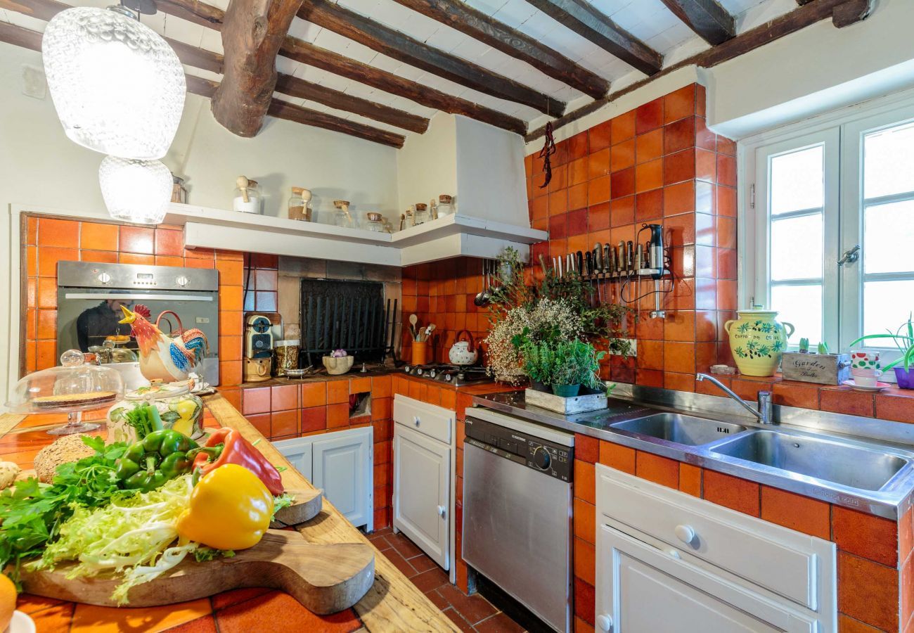 Villa in Santa Maria del giudice - Charming Tuscan Retreat with Private Pool and Views