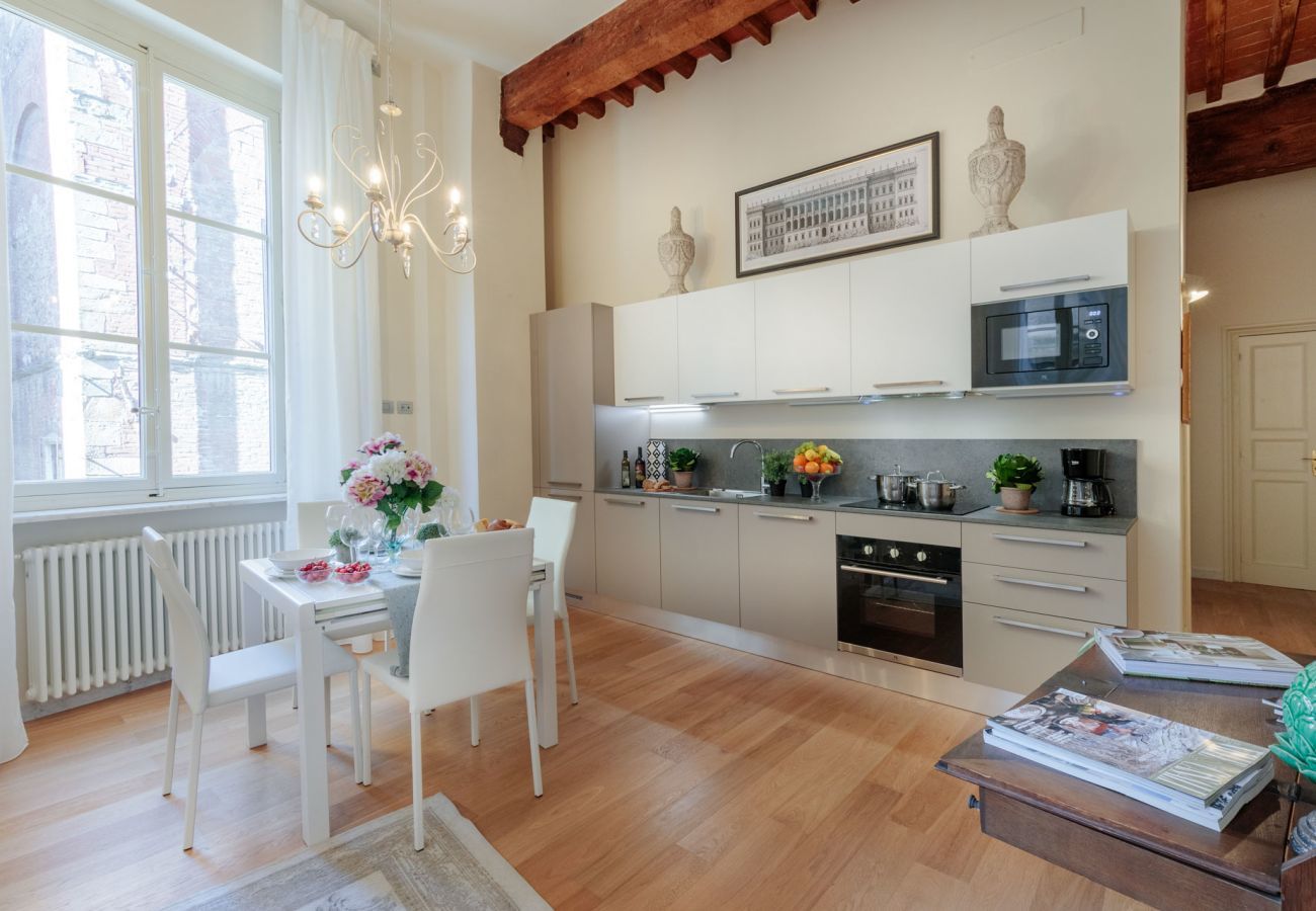 Ferienwohnung in Lucca - CASA UGOLINO, State of the Art Central 2 Bedrooms Apartment in Lucca