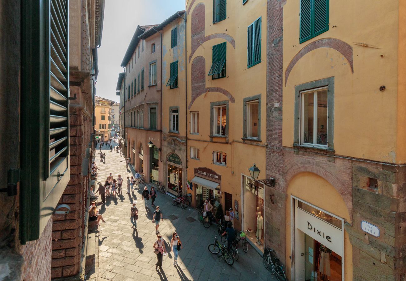 Ferienwohnung in Lucca - CASA UGOLINO, State of the Art Central 2 Bedrooms Apartment in Lucca
