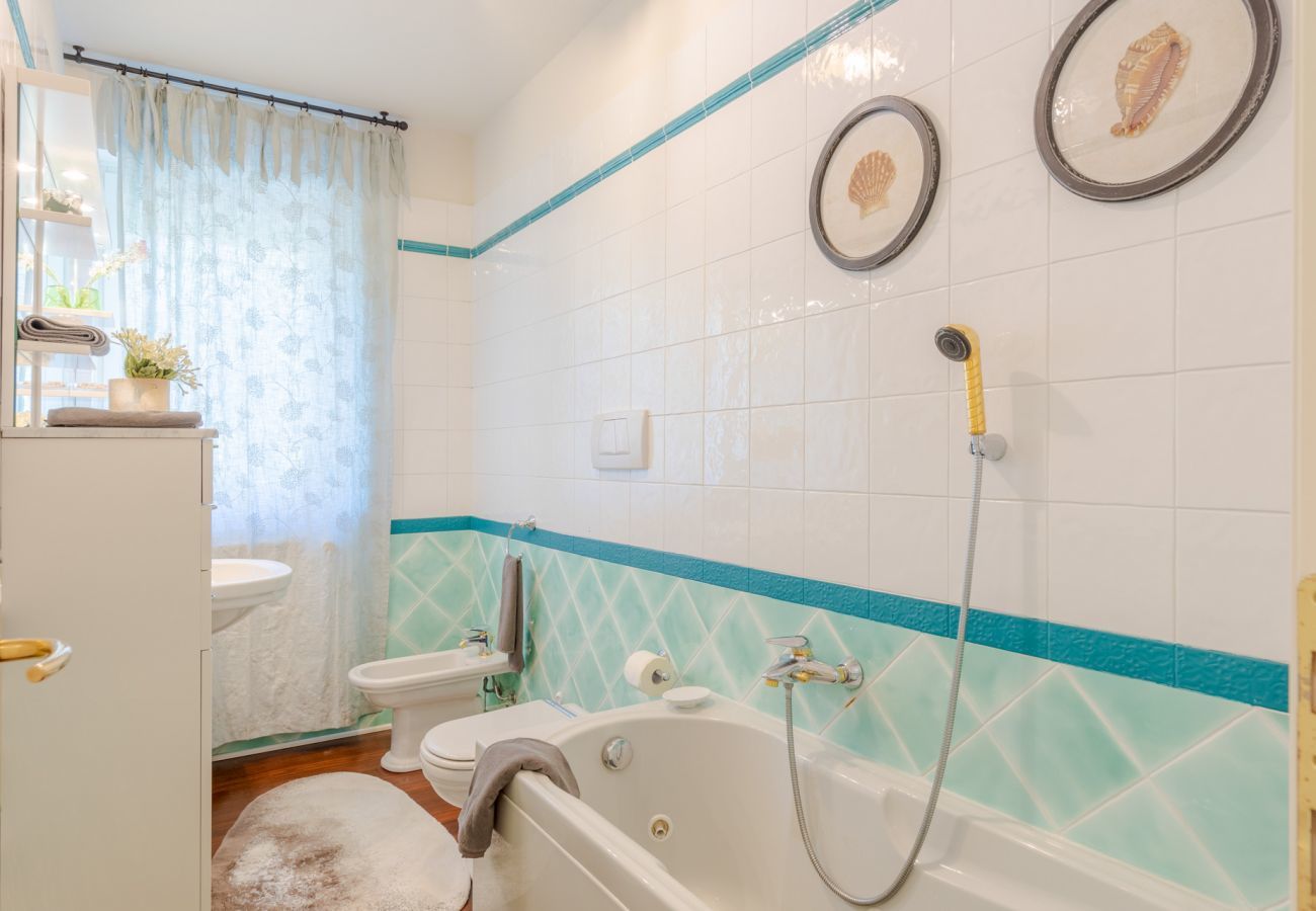 Ferienwohnung in Viareggio - A Seaside Sanctuary in the Heart of Viareggio