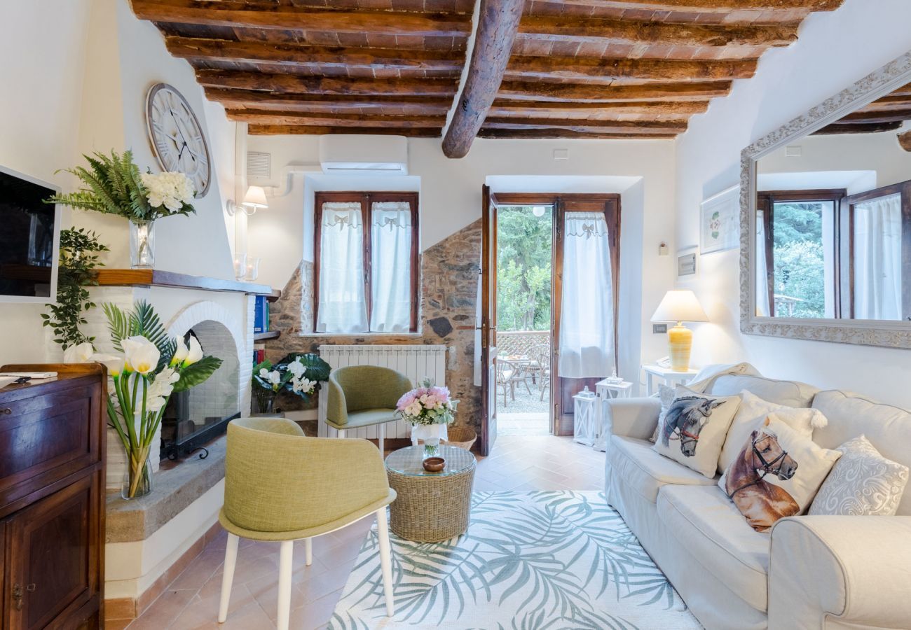 Villa in Vorno - RIO DELLE FATE, a Fairytale Home along the Stream in Vorno, Lucca