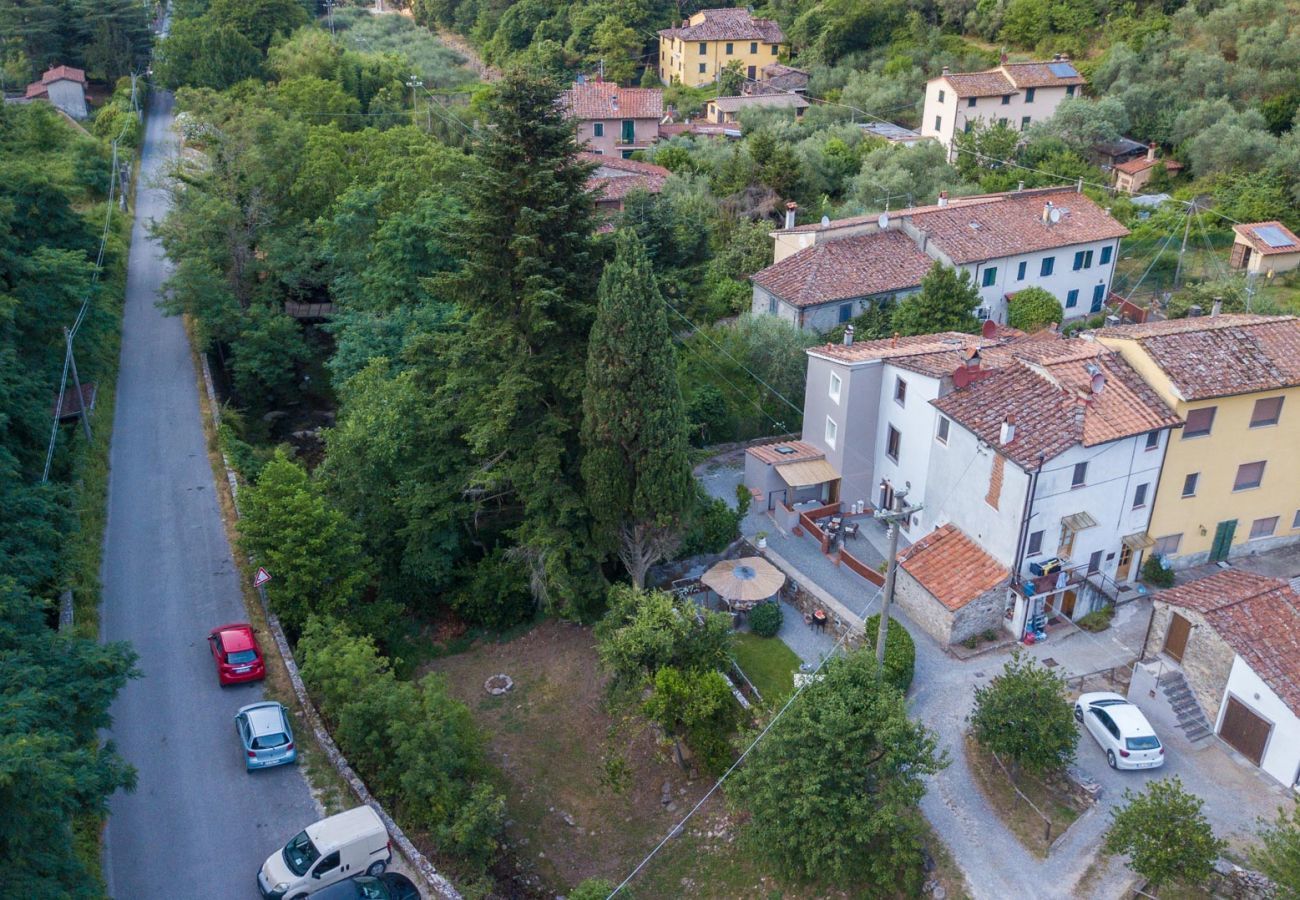 Villa in Vorno - RIO DELLE FATE, a Fairytale Home along the Stream in Vorno, Lucca