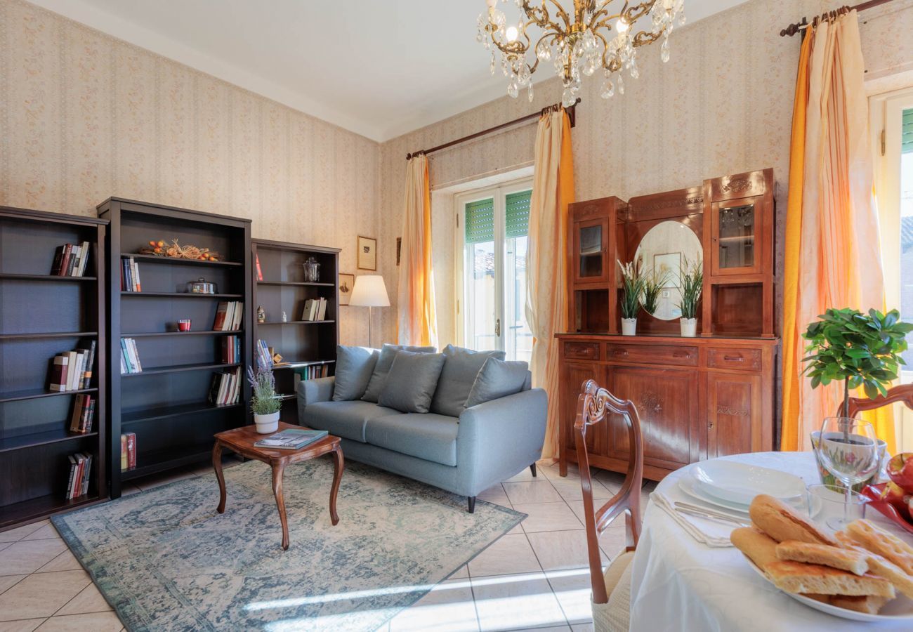 Ferienwohnung in Lucca - La Casa In Centro, simple convenient reasonably priced 3 bedrooms apartment with parking inside the walls of Lucca