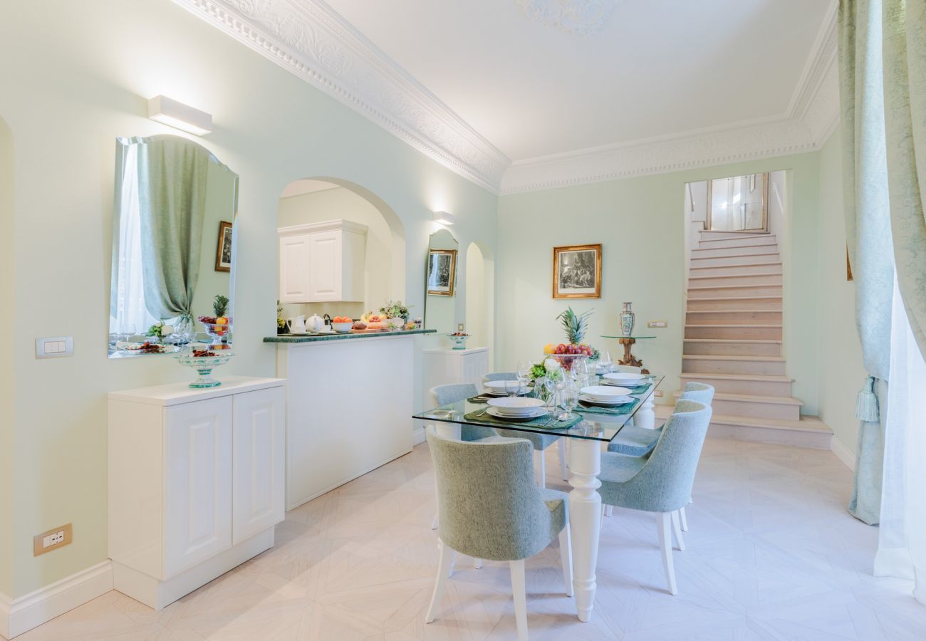 Ferienwohnung in Lucca - The Duchess Chambers, the Luxury Grand 3 bedrooms