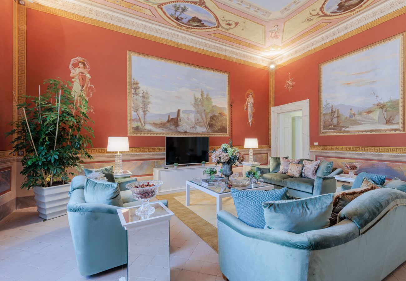 Ferienwohnung in Lucca - Grand 3 bedrooms Apartment with elevator inside the walls of Lucca