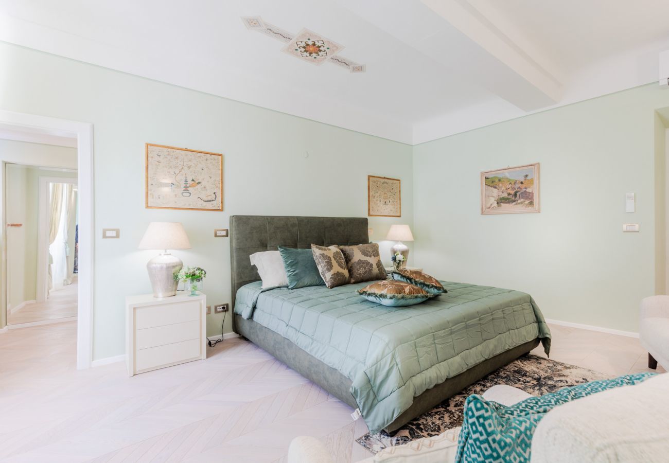 Ferienwohnung in Lucca - The Duchess Chambers, the Luxury Grand 3 bedrooms