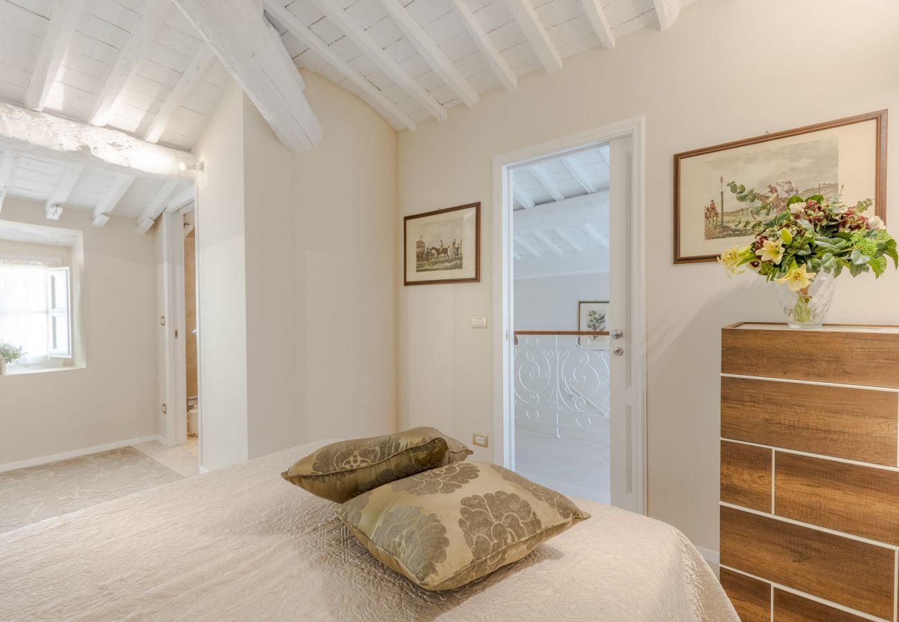 Ferienwohnung in Lucca - The Duchess Chambers, the Luxury Grand 3 bedrooms