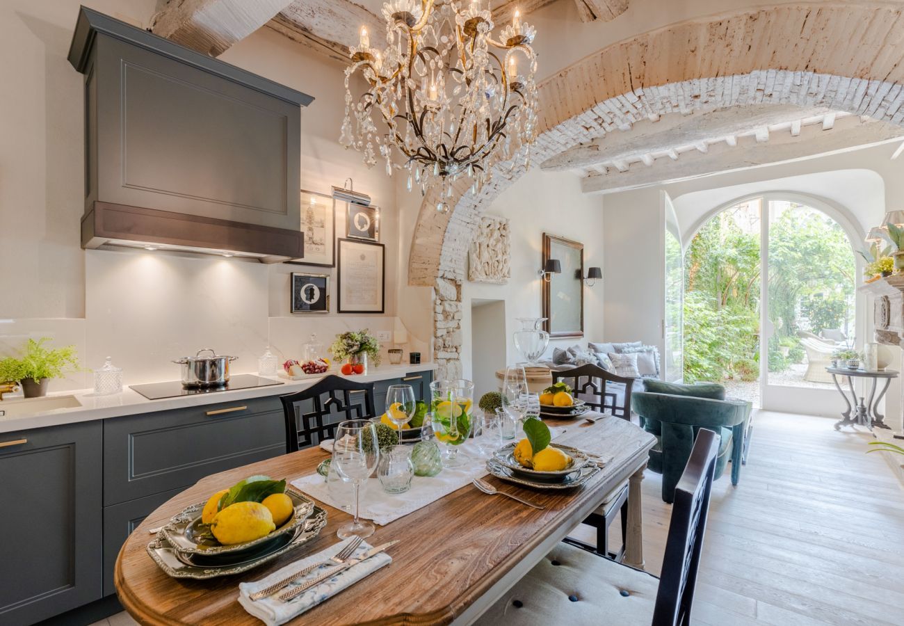 Ferienwohnung in Lucca - Casa Vanny, an Ultra Luxury Ground Floor Apartment with Private Garden inside the Walls of Lucca close to car parking and bus station