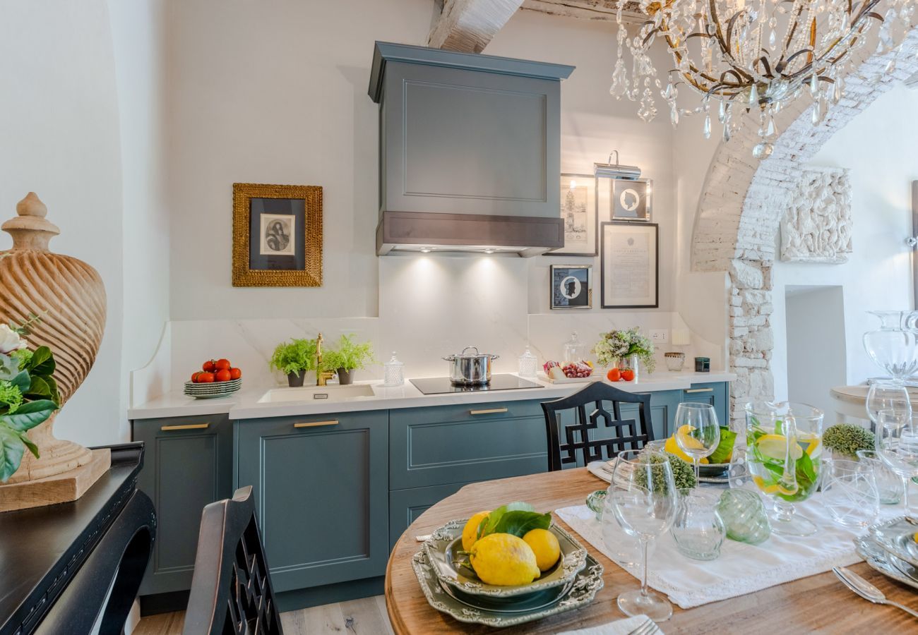 Ferienwohnung in Lucca - Casa Vanny, an Ultra Luxury Ground Floor Apartment with Private Garden inside the Walls of Lucca close to car parking and bus station