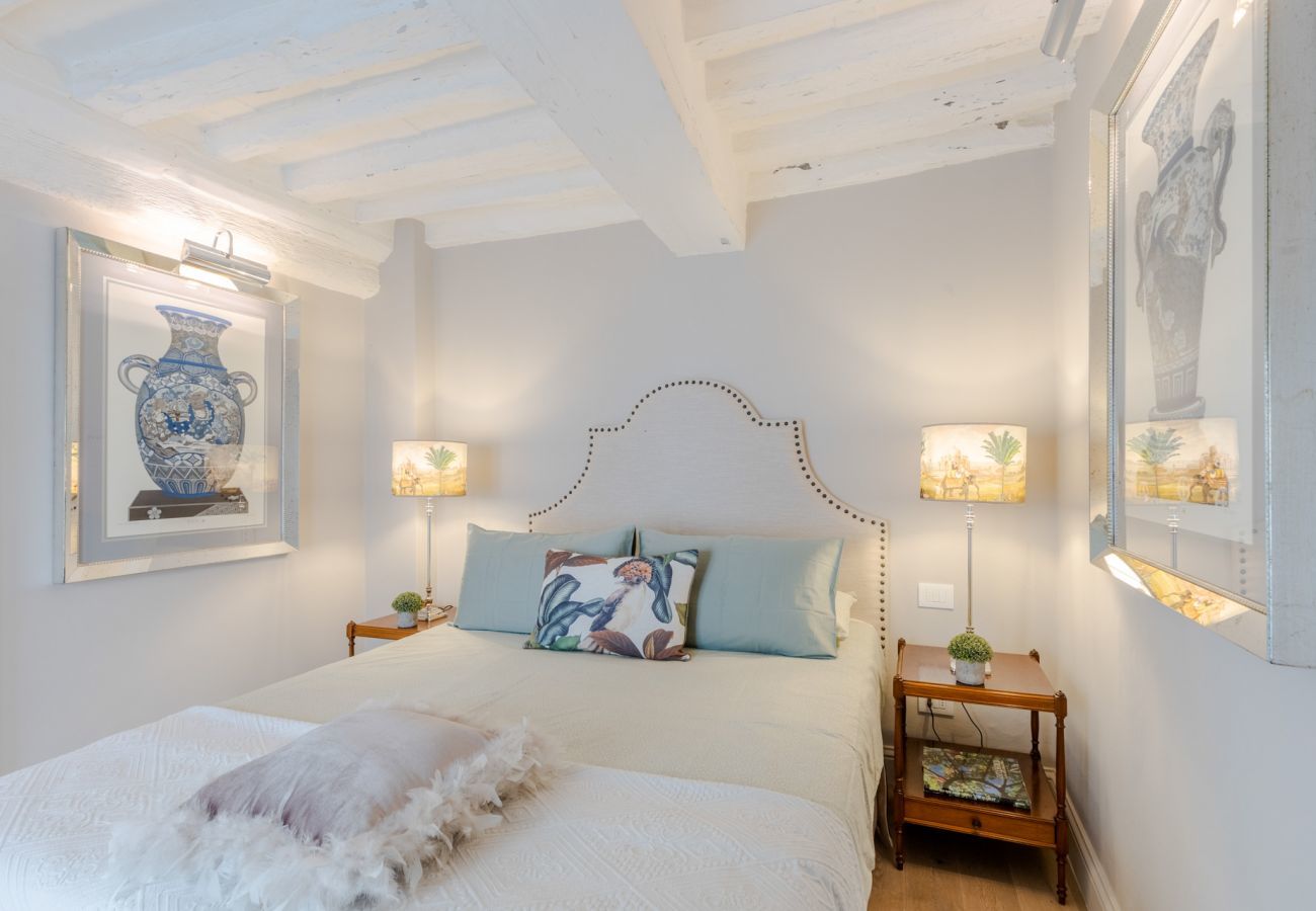 Ferienwohnung in Lucca - Casa Vanny Luxury Apartment with Private Garden in Lucca