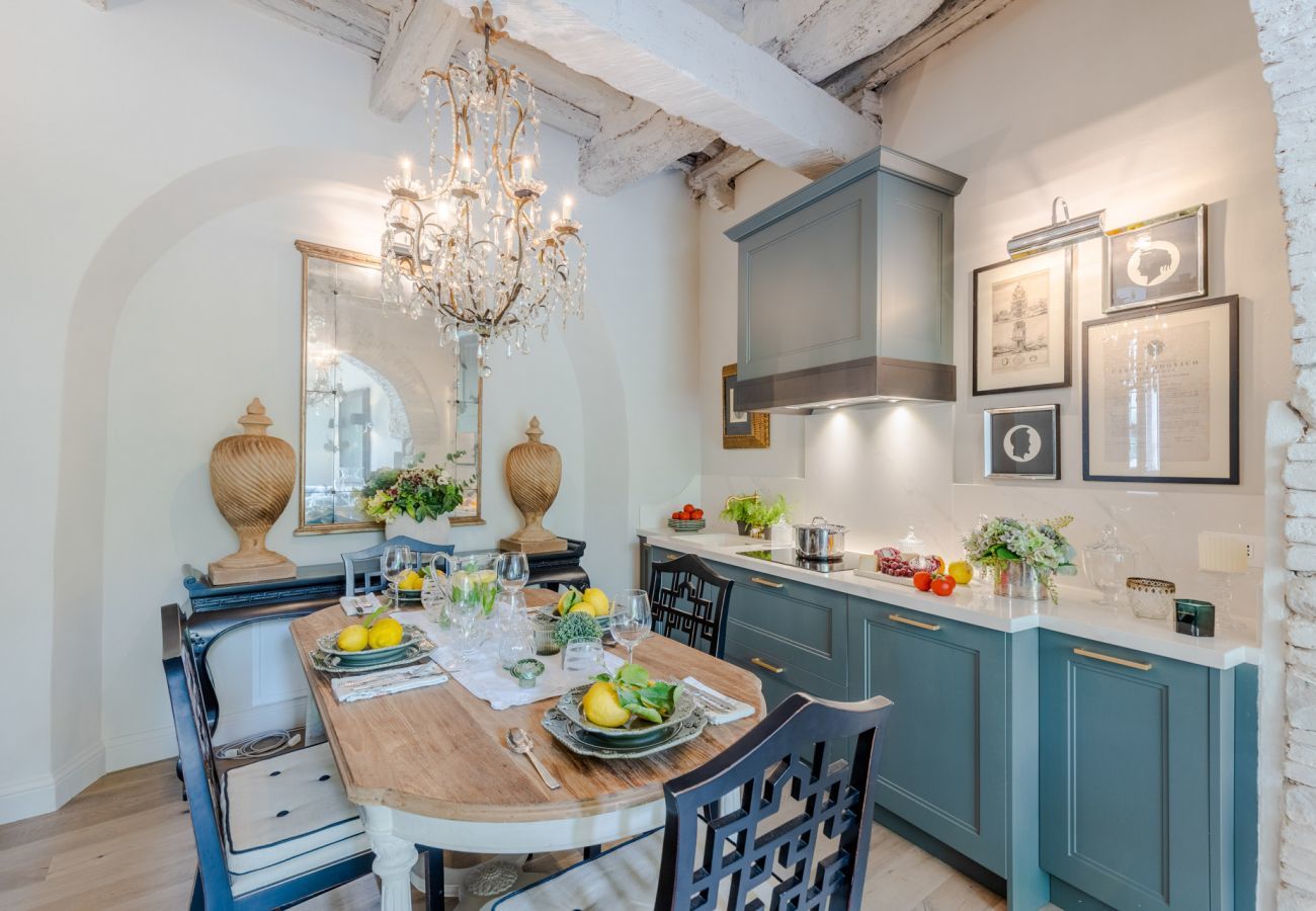 Ferienwohnung in Lucca - Casa Vanny, an Ultra Luxury Ground Floor Apartment with Private Garden inside the Walls of Lucca close to car parking and bus station