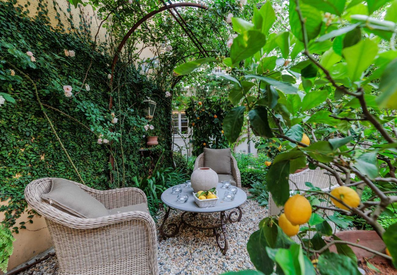 Ferienwohnung in Lucca - Casa Vanny Luxury Apartment with Private Garden in Lucca