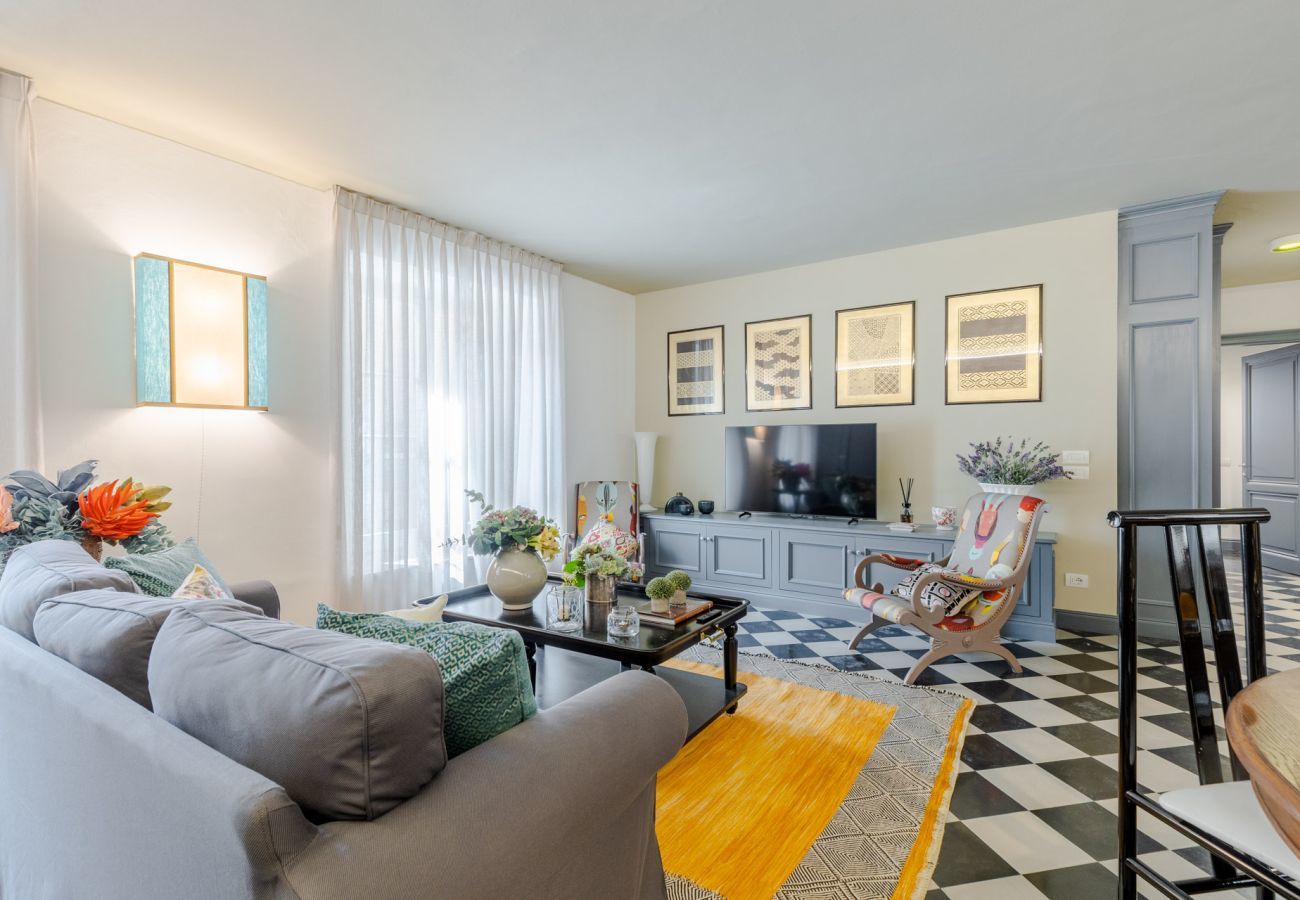 Ferienwohnung in Lucca - Smart and Luxury 2 bedrooms 2 bathrooms first floor apartment centrally located inside the walls of Lucca