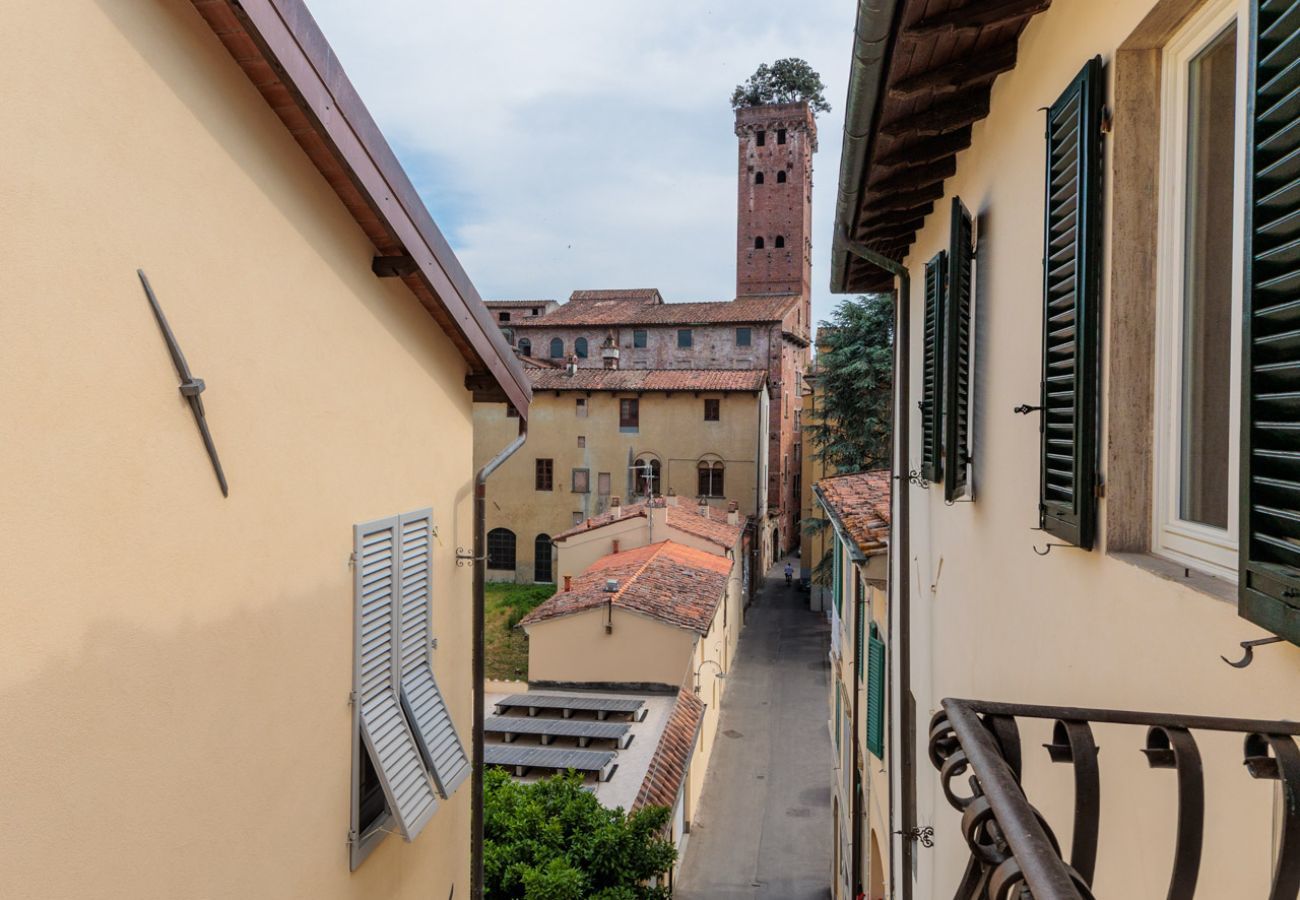 Ferienwohnung in Lucca - 2 bedrooms Modern Penthouse with View in Lucca