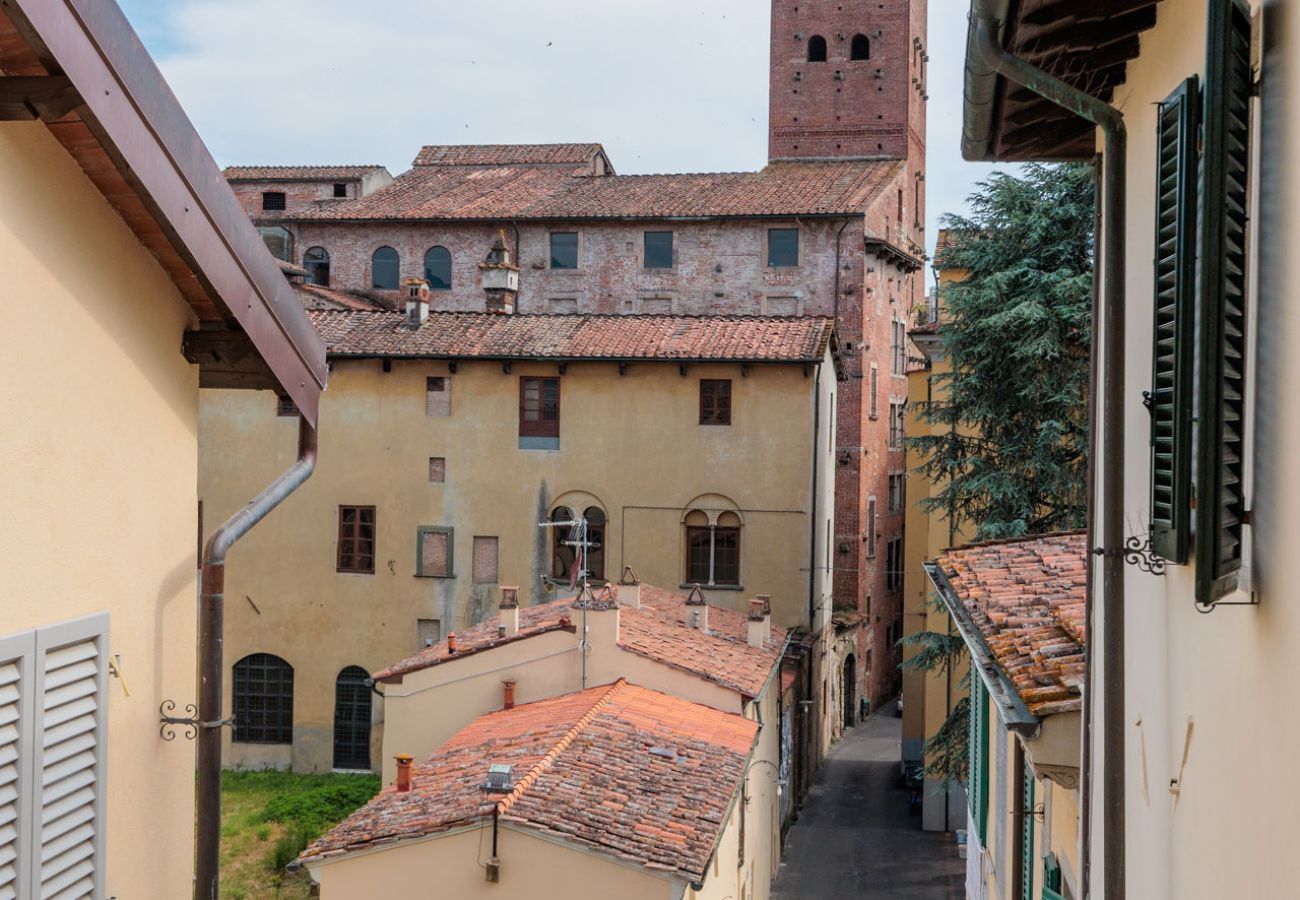 Ferienwohnung in Lucca - 2 bedrooms Modern Penthouse with View in Lucca