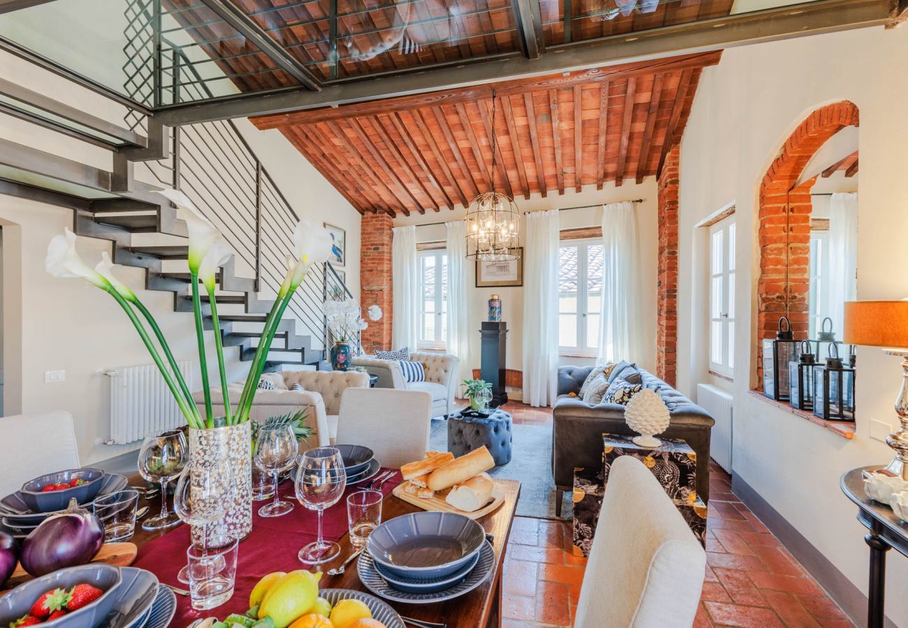 Ferienwohnung in Lucca - Casa Lucky, Romantic Modern 3 bedrooms Penthouse inside the Walls of Lucca