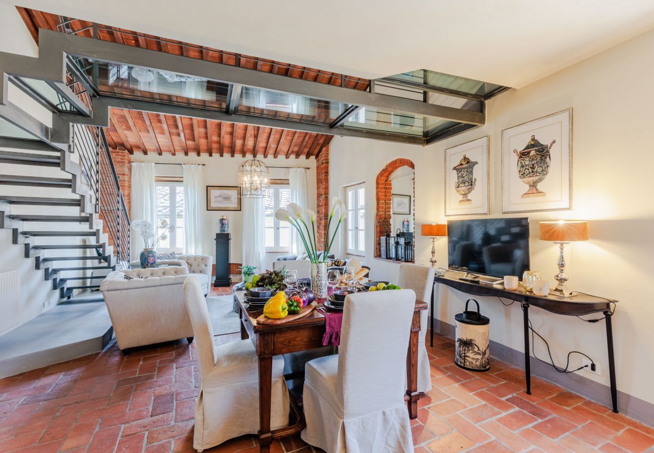 Ferienwohnung in Lucca - Casa Lucky, Romantic Modern 3 bedrooms Penthouse inside the Walls of Lucca