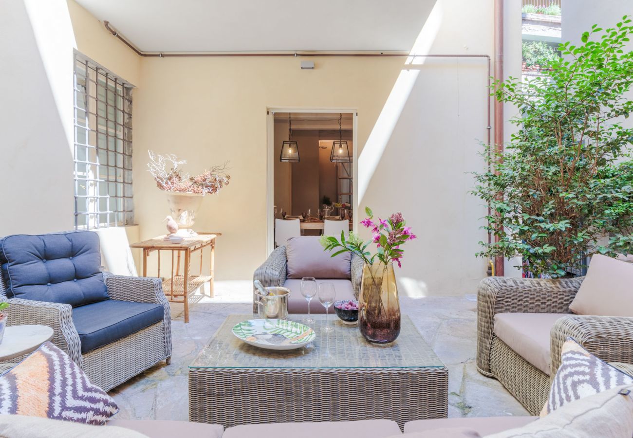 Ferienwohnung in Lucca - Vissi D'Arte, an Apartment with Garden